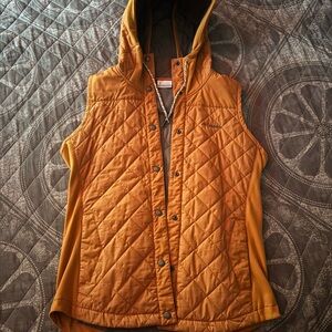 Columbia Women's Pilsner Peak Quilted Vest in Orange